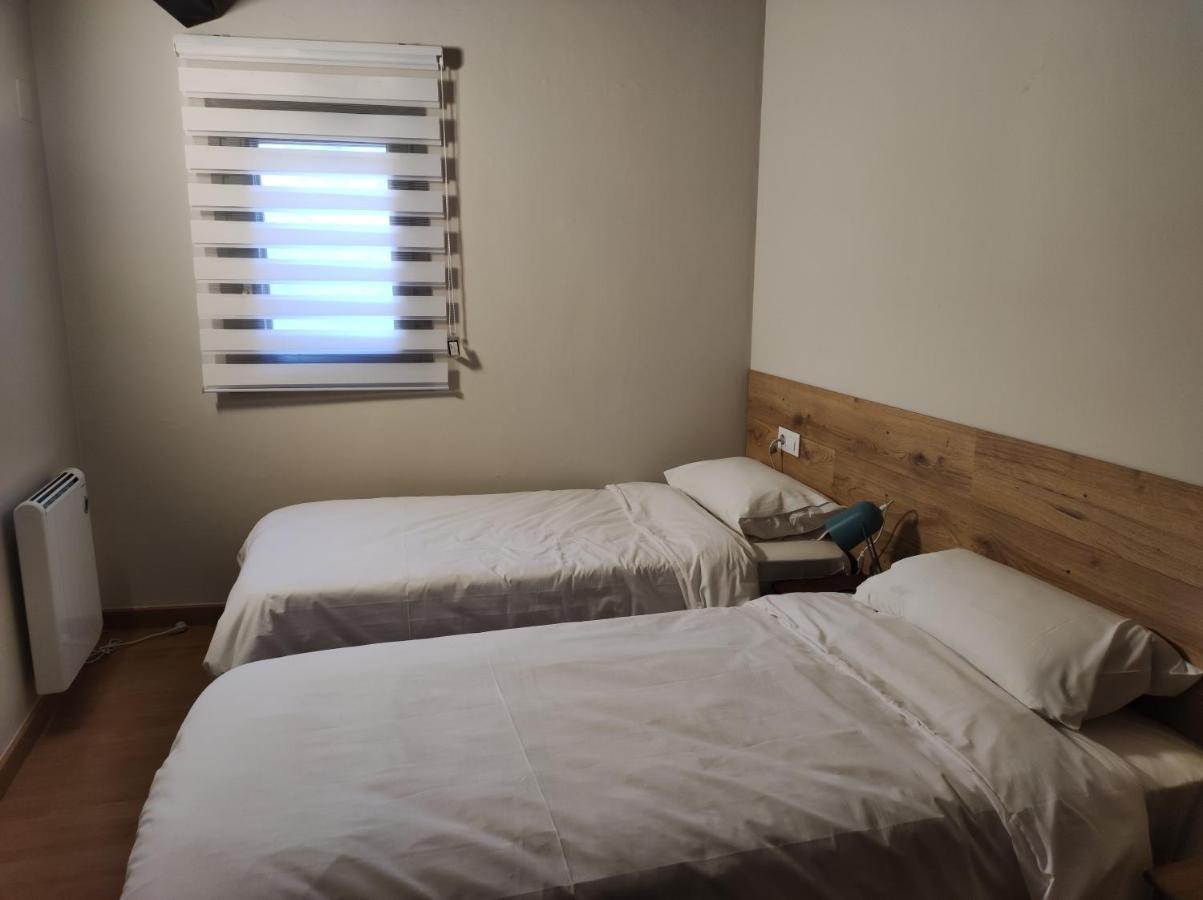 Apt 3 Atic Acollidor Al Centre De Vic - Aptgarbi Bagian luar foto