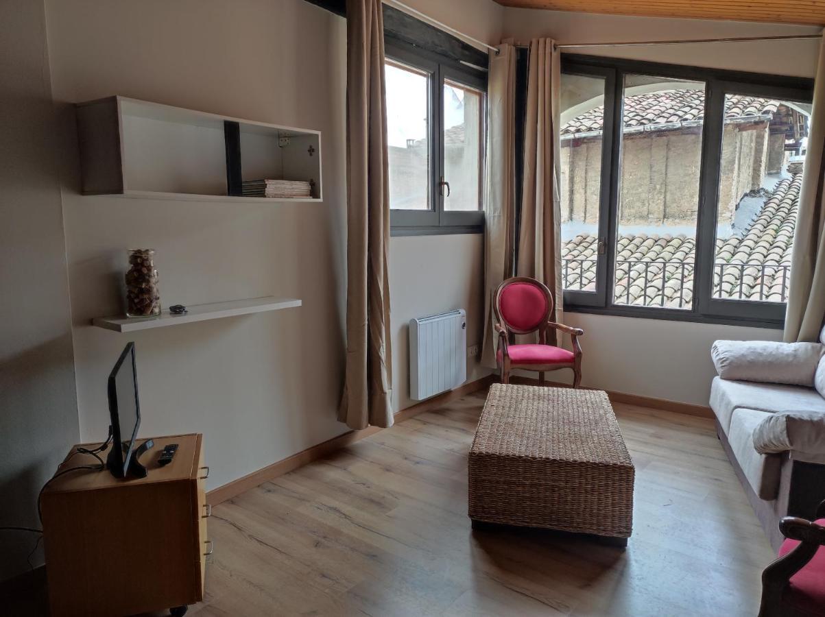 Apt 3 Atic Acollidor Al Centre De Vic - Aptgarbi Bagian luar foto