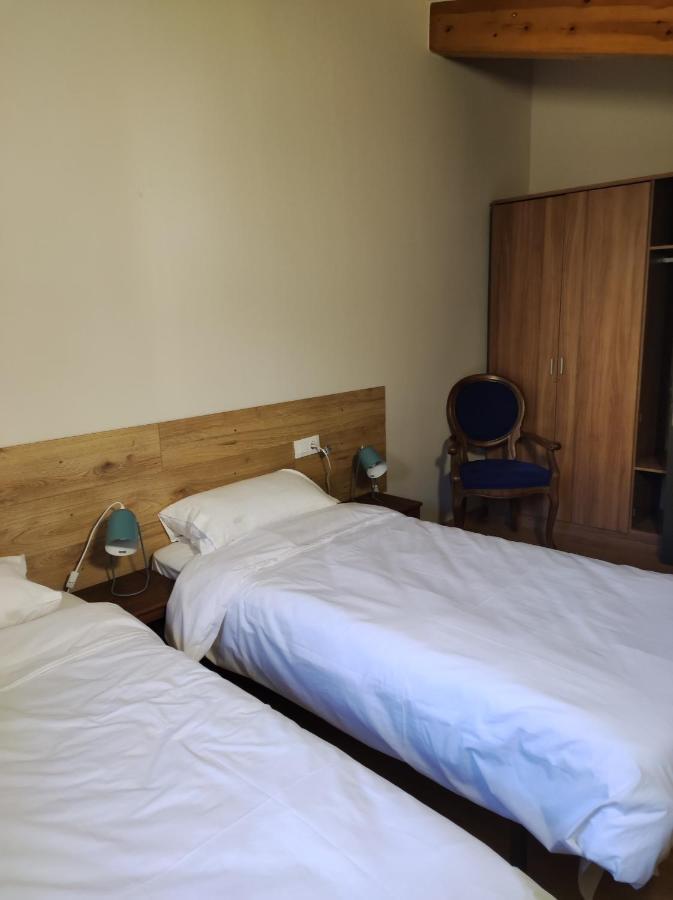 Apt 3 Atic Acollidor Al Centre De Vic - Aptgarbi Bagian luar foto