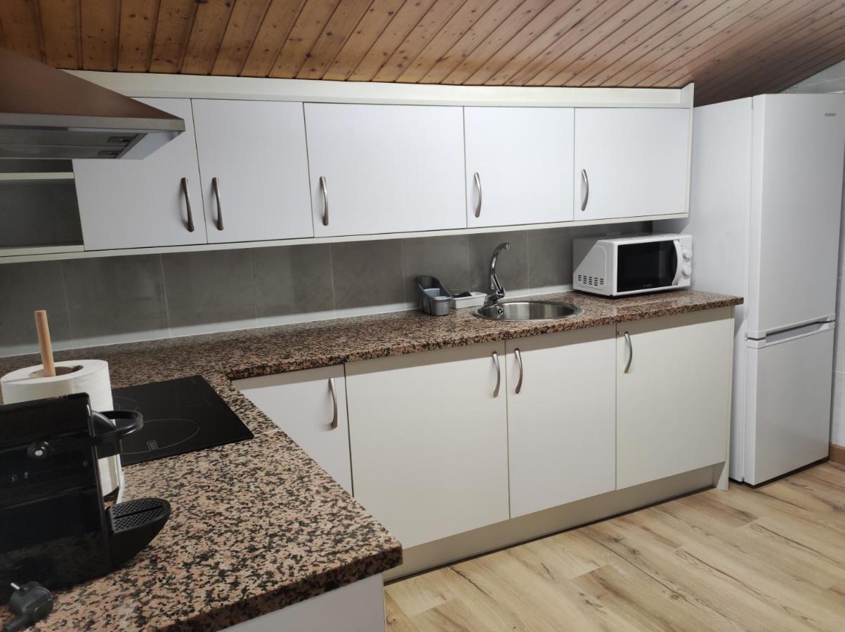 Apt 3 Atic Acollidor Al Centre De Vic - Aptgarbi Bagian luar foto